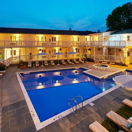 Greenporter Hotel